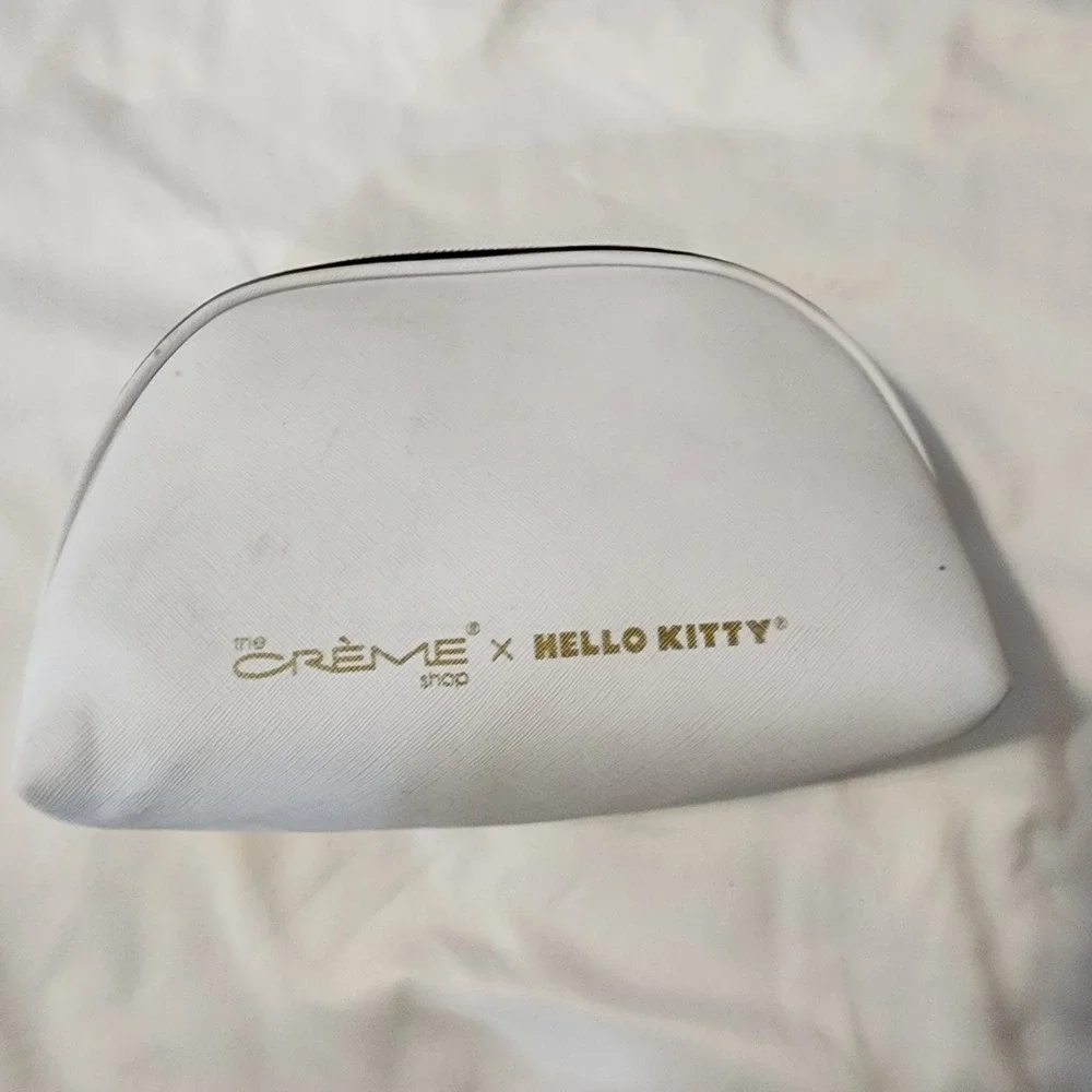 Creme Shop x Hello Kitty Makeup Cosmetics Travel Bag Pouch Case Red‎ Bow Zip